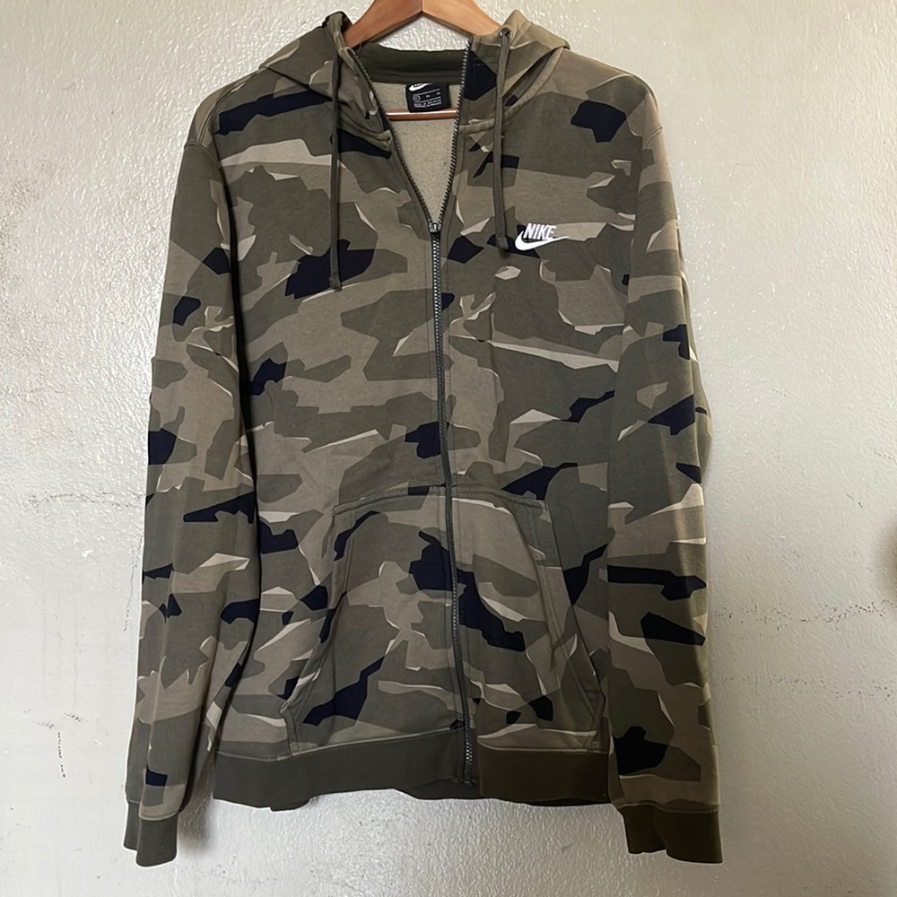 Nike Camouflaged Hoodie Size XL